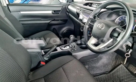 Acheter Occasion Voiture Toyota Hilux Blanc à Livingstone, Zambie Acheter Occasion Voiture Toyota Hilux Blanc à Livingstone, Zambie