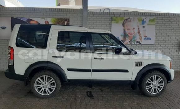 Tenga Tsaru Land Rover Discovery Chena Mota in Livingstone in Zambia Tenga Tsaru Land Rover Discovery Chena Mota in Livingstone in Zambia