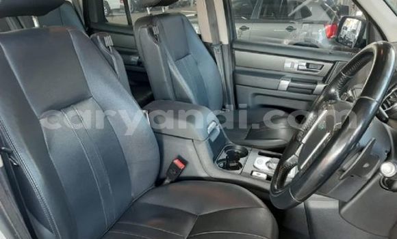 Tenga Tsaru Land Rover Discovery Chena Mota in Livingstone in Zambia Tenga Tsaru Land Rover Discovery Chena Mota in Livingstone in Zambia