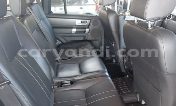 Tenga Tsaru Land Rover Discovery Chena Mota in Livingstone in Zambia Tenga Tsaru Land Rover Discovery Chena Mota in Livingstone in Zambia