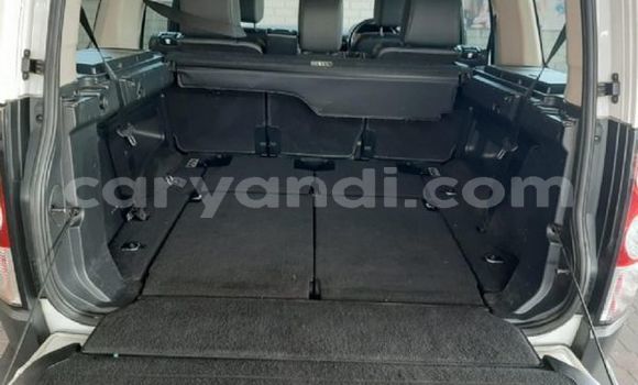 Tenga Tsaru Land Rover Discovery Chena Mota in Livingstone in Zambia Tenga Tsaru Land Rover Discovery Chena Mota in Livingstone in Zambia