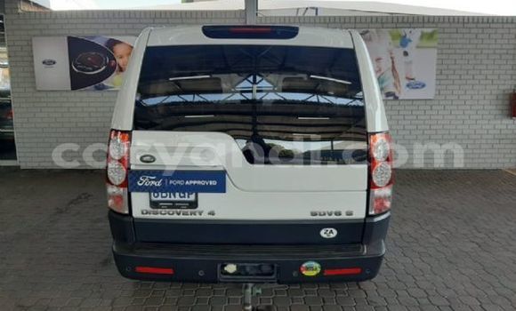 Tenga Tsaru Land Rover Discovery Chena Mota in Livingstone in Zambia Tenga Tsaru Land Rover Discovery Chena Mota in Livingstone in Zambia