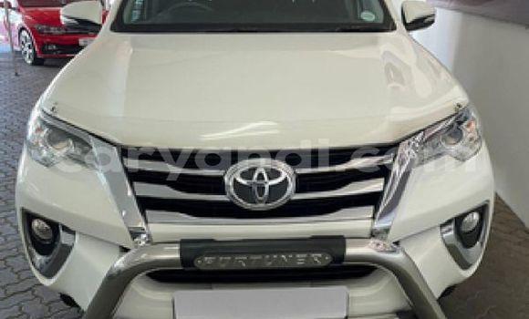 Buy Used Toyota Fortuner White Car in Livingstone in Zambia Buy Used Toyota Fortuner White Car in Livingstone in Zambia