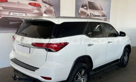 Buy Used Toyota Fortuner White Car in Livingstone in Zambia Buy Used Toyota Fortuner White Car in Livingstone in Zambia