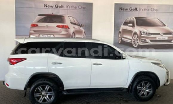 Buy Used Toyota Fortuner White Car in Livingstone in Zambia Buy Used Toyota Fortuner White Car in Livingstone in Zambia
