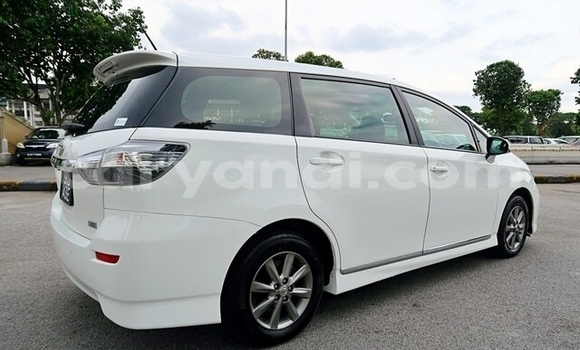 Acheter Occasion Voiture Toyota Wish Blanc à Livingstone, Zambie Acheter Occasion Voiture Toyota Wish Blanc à Livingstone, Zambie