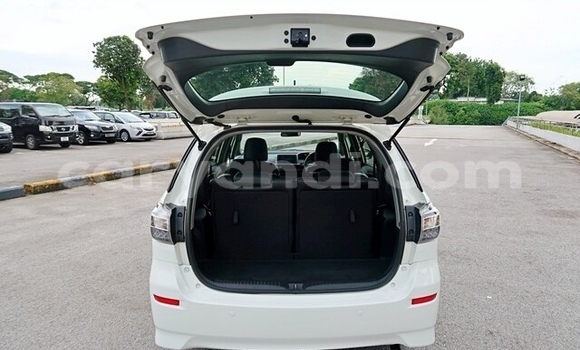 Acheter Occasion Voiture Toyota Wish Blanc à Livingstone, Zambie Acheter Occasion Voiture Toyota Wish Blanc à Livingstone, Zambie