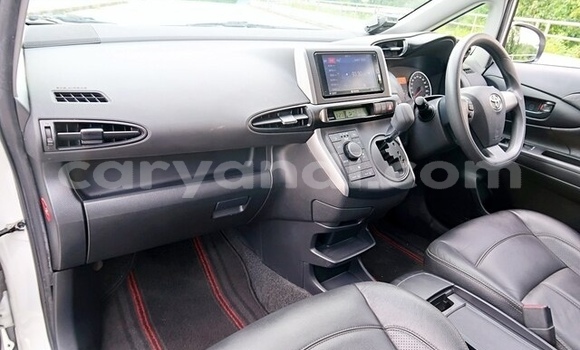 Acheter Occasion Voiture Toyota Wish Blanc à Livingstone, Zambie Acheter Occasion Voiture Toyota Wish Blanc à Livingstone, Zambie