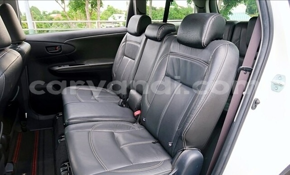 Acheter Occasion Voiture Toyota Wish Blanc à Livingstone, Zambie Acheter Occasion Voiture Toyota Wish Blanc à Livingstone, Zambie