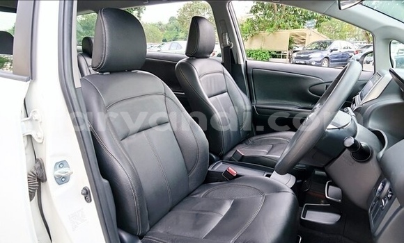 Acheter Occasion Voiture Toyota Wish Blanc à Livingstone, Zambie Acheter Occasion Voiture Toyota Wish Blanc à Livingstone, Zambie