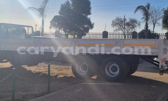 Nunua Ilio tumika Hino Ranger Nyeupe Lori ndani ya Chilanga nchini Lusaka Nunua Ilio tumika Hino Ranger Nyeupe Lori ndani ya Chilanga nchini Lusaka