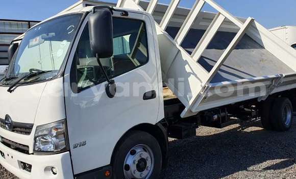 Buy Used Hino Ranger White Truck in Chilanga in Lusaka Buy Used Hino Ranger White Truck in Chilanga in Lusaka