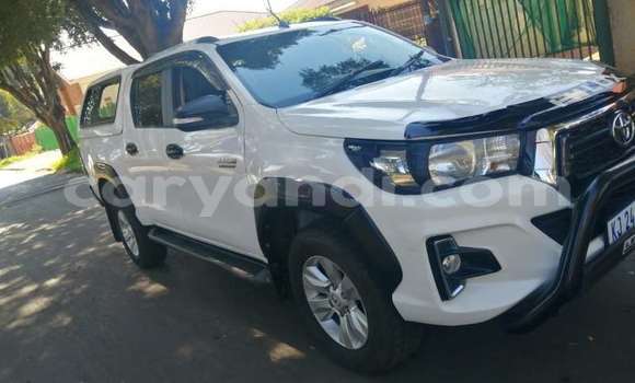Buy Used Toyota Hilux White Car in Chilanga in Lusaka Buy Used Toyota Hilux White Car in Chilanga in Lusaka
