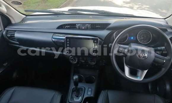 Buy Used Toyota Hilux White Car in Chilanga in Lusaka Buy Used Toyota Hilux White Car in Chilanga in Lusaka