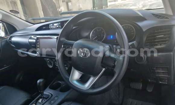Buy Used Toyota Hilux White Car in Chilanga in Lusaka Buy Used Toyota Hilux White Car in Chilanga in Lusaka