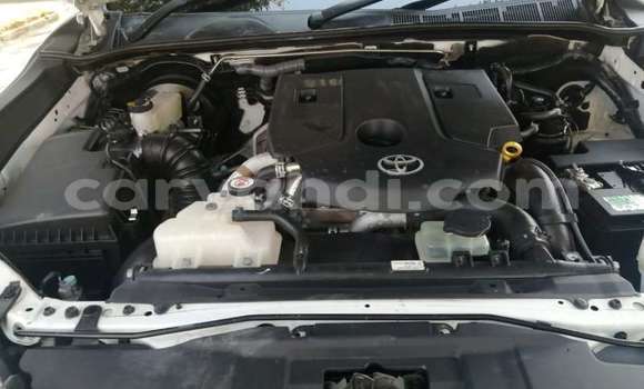 Buy Used Toyota Hilux White Car in Chilanga in Lusaka Buy Used Toyota Hilux White Car in Chilanga in Lusaka