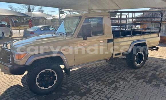 Acheter Occasion Voiture Toyota Land Cruiser Beige à Lusaka, Zambie