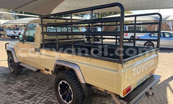 Buy Used Toyota Land Cruiser Beige Car in Lusaka in Zambia Buy Used Toyota Land Cruiser Beige Car in Lusaka in Zambia