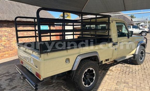 Buy Used Toyota Land Cruiser Beige Car in Lusaka in Zambia Buy Used Toyota Land Cruiser Beige Car in Lusaka in Zambia