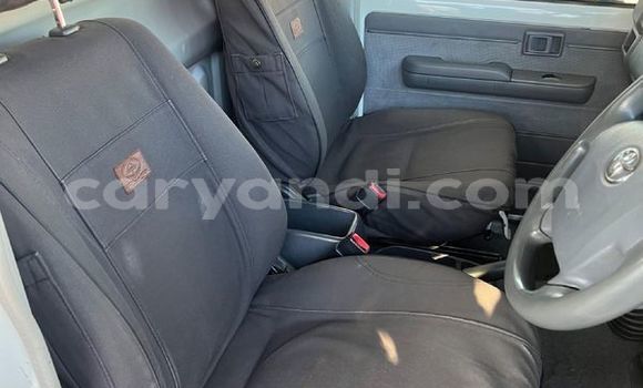 Buy Used Toyota Land Cruiser White Car in Livingstone in Zambia Buy Used Toyota Land Cruiser White Car in Livingstone in Zambia