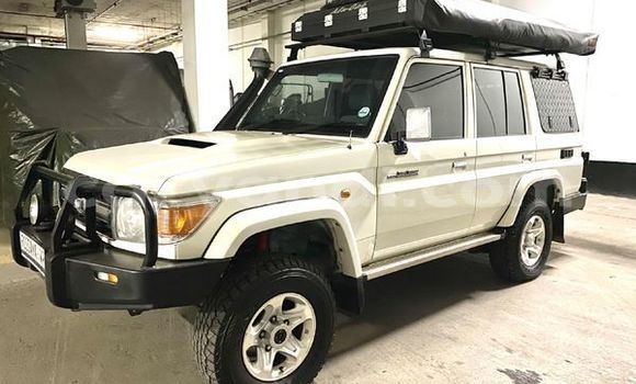 Buy Used Toyota Land Cruiser White Car in Lusaka in Zambia Buy Used Toyota Land Cruiser White Car in Lusaka in Zambia