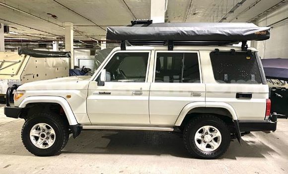 Buy Used Toyota Land Cruiser White Car in Lusaka in Zambia Buy Used Toyota Land Cruiser White Car in Lusaka in Zambia