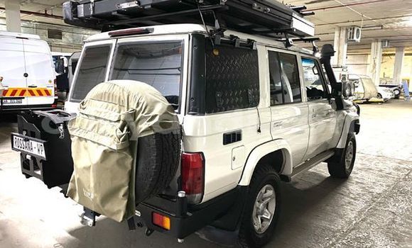 Buy Used Toyota Land Cruiser White Car in Lusaka in Zambia Buy Used Toyota Land Cruiser White Car in Lusaka in Zambia