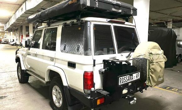 Buy Used Toyota Land Cruiser White Car in Lusaka in Zambia Buy Used Toyota Land Cruiser White Car in Lusaka in Zambia
