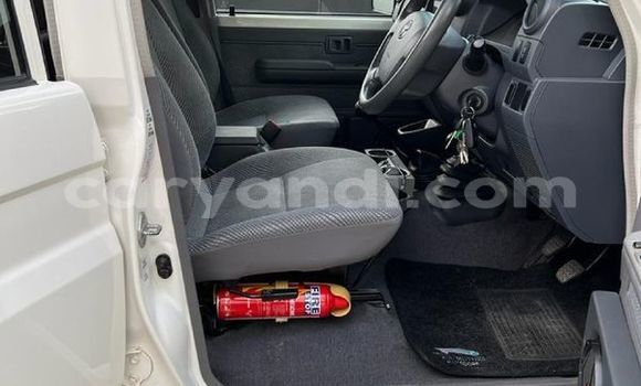 Buy Used Toyota Land Cruiser White Car in Lusaka in Zambia Buy Used Toyota Land Cruiser White Car in Lusaka in Zambia
