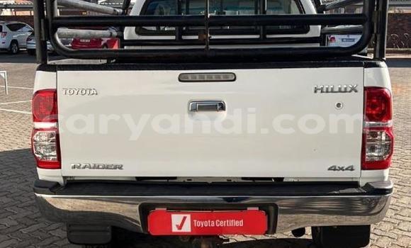 Nunua Ilio tumika Toyota Hilux Nyeupe Gari ndani ya Livingstone nchini Zambia Nunua Ilio tumika Toyota Hilux Nyeupe Gari ndani ya Livingstone nchini Zambia
