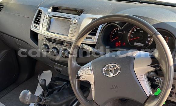 Nunua Ilio tumika Toyota Hilux Nyeupe Gari ndani ya Livingstone nchini Zambia Nunua Ilio tumika Toyota Hilux Nyeupe Gari ndani ya Livingstone nchini Zambia