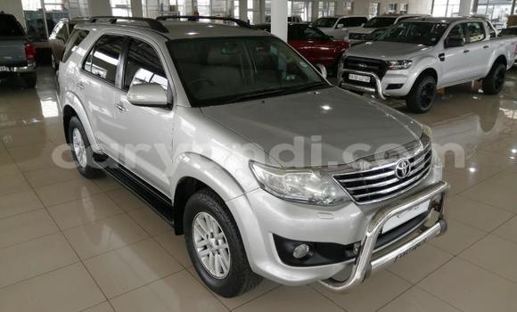 Acheter Occasion Voiture Toyota Fortuner Gris à Livingstone, Zambie Acheter Occasion Voiture Toyota Fortuner Gris à Livingstone, Zambie