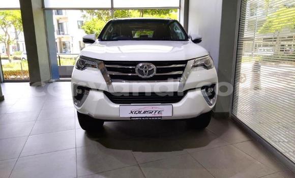 Acheter Occasion Voiture Toyota Fortuner Blanc à Livingstone, Zambie Acheter Occasion Voiture Toyota Fortuner Blanc à Livingstone, Zambie