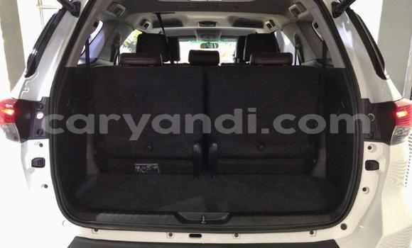 Acheter Occasion Voiture Toyota Fortuner Blanc à Livingstone, Zambie Acheter Occasion Voiture Toyota Fortuner Blanc à Livingstone, Zambie