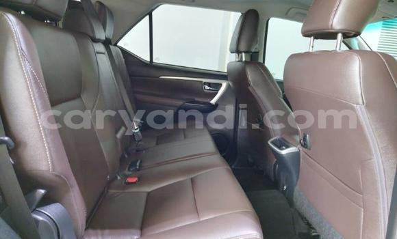 Acheter Occasion Voiture Toyota Fortuner Blanc à Livingstone, Zambie Acheter Occasion Voiture Toyota Fortuner Blanc à Livingstone, Zambie