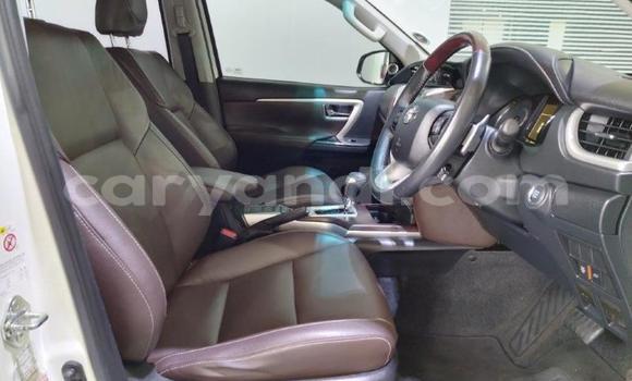 Acheter Occasion Voiture Toyota Fortuner Blanc à Livingstone, Zambie Acheter Occasion Voiture Toyota Fortuner Blanc à Livingstone, Zambie
