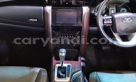 Acheter Occasion Voiture Toyota Fortuner Blanc à Livingstone, Zambie Acheter Occasion Voiture Toyota Fortuner Blanc à Livingstone, Zambie