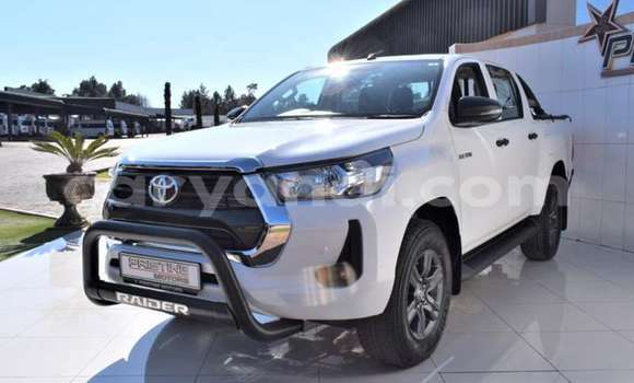 Buy Used Toyota Hilux White Car in Chilanga in Lusaka Buy Used Toyota Hilux White Car in Chilanga in Lusaka