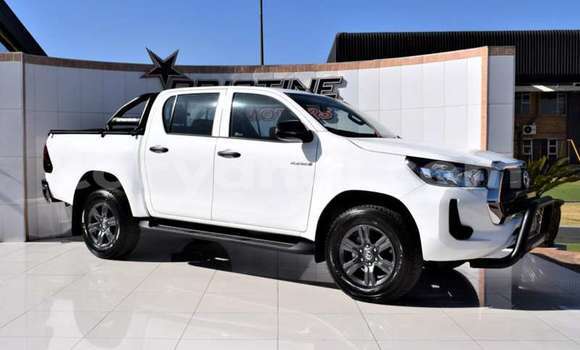 Buy Used Toyota Hilux White Car in Chilanga in Lusaka Buy Used Toyota Hilux White Car in Chilanga in Lusaka