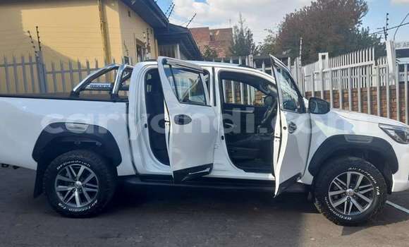 Acheter Occasion Voiture Toyota Hilux Blanc à Chilanga, Lusaka Acheter Occasion Voiture Toyota Hilux Blanc à Chilanga, Lusaka
