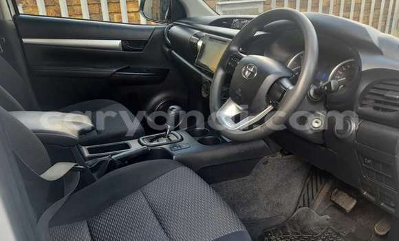 Acheter Occasion Voiture Toyota Hilux Blanc à Chilanga, Lusaka Acheter Occasion Voiture Toyota Hilux Blanc à Chilanga, Lusaka