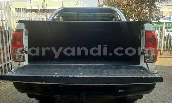 Acheter Occasion Voiture Toyota Hilux Blanc à Chilanga, Lusaka Acheter Occasion Voiture Toyota Hilux Blanc à Chilanga, Lusaka