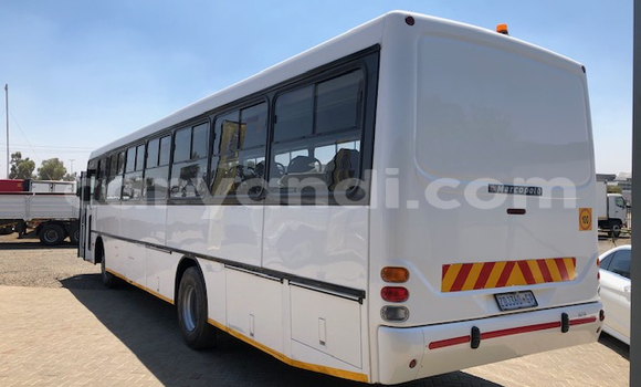 Acheter Occasion Utilitaire Mercedes–Benz 1729 Blanc à Lusaka, Zambie Acheter Occasion Utilitaire Mercedes–Benz 1729 Blanc à Lusaka, Zambie