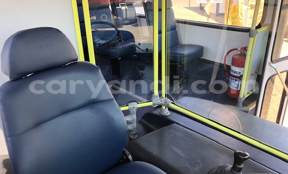 Acheter Occasion Utilitaire Mercedes–Benz 1729 Blanc à Lusaka, Zambie Acheter Occasion Utilitaire Mercedes–Benz 1729 Blanc à Lusaka, Zambie