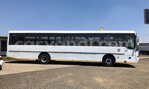 Acheter Occasion Utilitaire Mercedes–Benz 1729 Blanc à Lusaka, Zambie Acheter Occasion Utilitaire Mercedes–Benz 1729 Blanc à Lusaka, Zambie