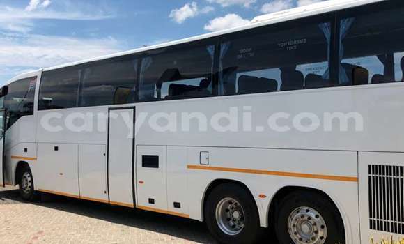 Nunua Ilio tumika Volvo F4 Nyeupe Lori ndani ya Lusaka nchini Zambia Nunua Ilio tumika Volvo F4 Nyeupe Lori ndani ya Lusaka nchini Zambia