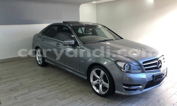Acheter Occasion Voiture Mercedes‒Benz C-klasse Gris à Livingstone, Zambie Acheter Occasion Voiture Mercedes‒Benz C-klasse Gris à Livingstone, Zambie