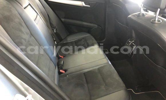 Acheter Occasion Voiture Mercedes‒Benz C-klasse Gris à Livingstone, Zambie Acheter Occasion Voiture Mercedes‒Benz C-klasse Gris à Livingstone, Zambie