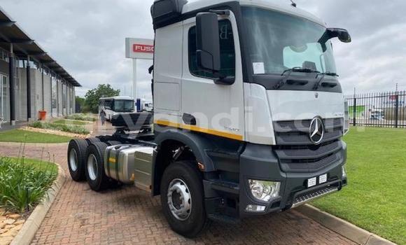 Buy Used Mercedes–Benz Truck White Truck in Chingola in Zambia