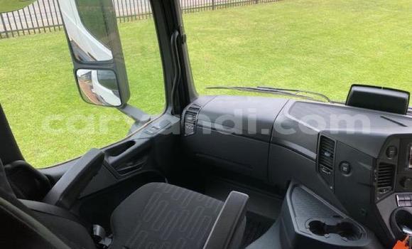 Acheter Occasion Utilitaire Mercedes–Benz Truck Blanc à Chingola, Zambie Acheter Occasion Utilitaire Mercedes–Benz Truck Blanc à Chingola, Zambie